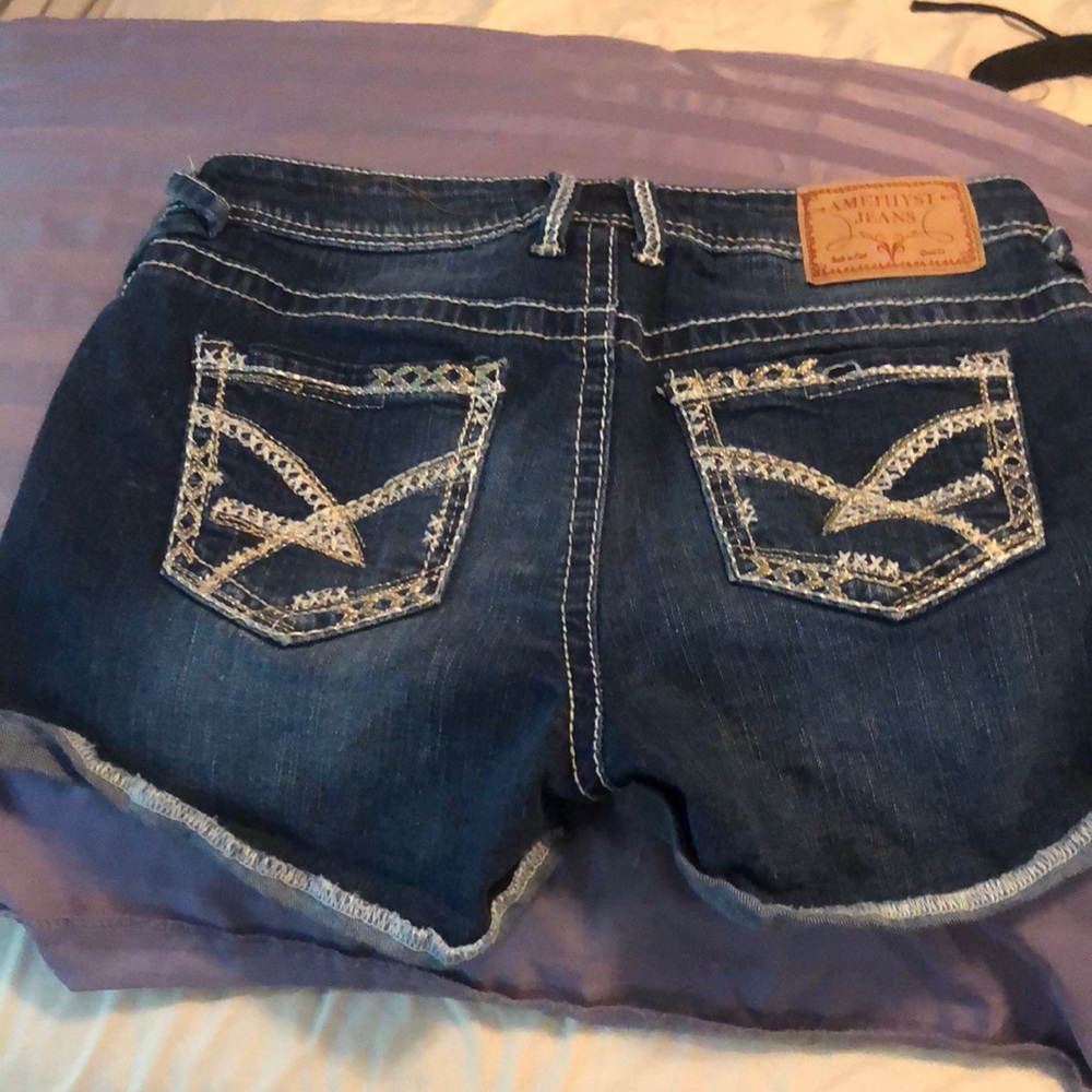 Shorts - Picture 2 of 3